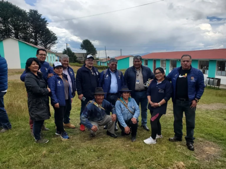 “DIA DEL NIÑO BOLIVIANO EN UNIDAD EDUCATIVA CUYAHUANI”