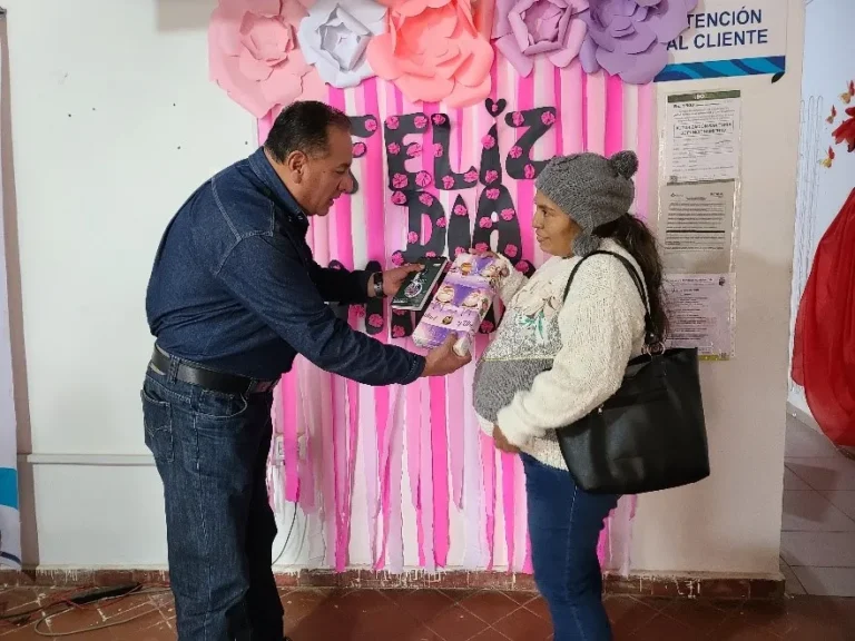 «DÍA DE LA MADRE BOLIVIANA” DISTRIBUIDORA DE SUBSIDIOS PLAN 3000