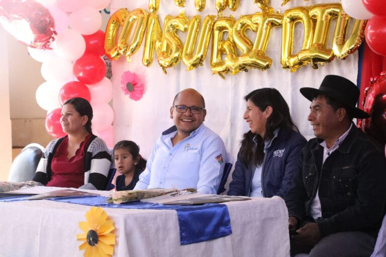 SEDEM AGASAJA A LAS MADRES BENEFICIARIAS DEL SUBSIDIO EN COCHABAMBA
