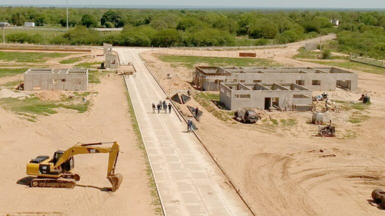 Planta Procesadora de Extracción de Aceite Vegetal y Aditivos en Villa Montes tiene un avance físico de construcción del 40% y la maquinaria se traslada de China a Bolivia