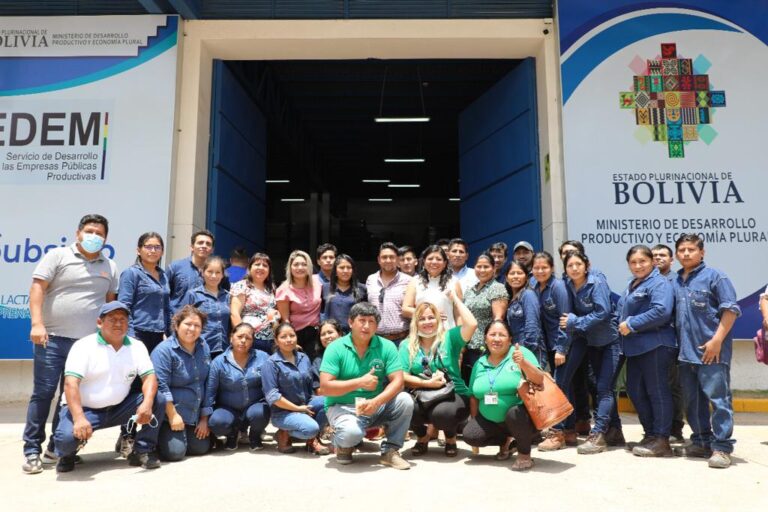 ENVIBOL, PAPELBOL Y  CARTONBOL INAUGURAN NUEVO PUNTO DE VENTA EN LA CIUDAD DE SANTA CRUZ