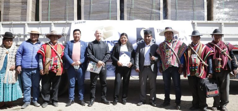 CARTONBOL INICIA EXPORTACIÓN DE 632.450 EMPAQUES A CHILE POR UN MONTO DE BS 3,9 MILLONES