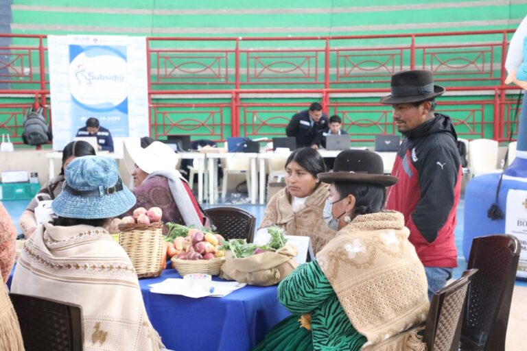 Más de 500 productores participaron de la Rueda de Negocios del Subsidio en La Paz