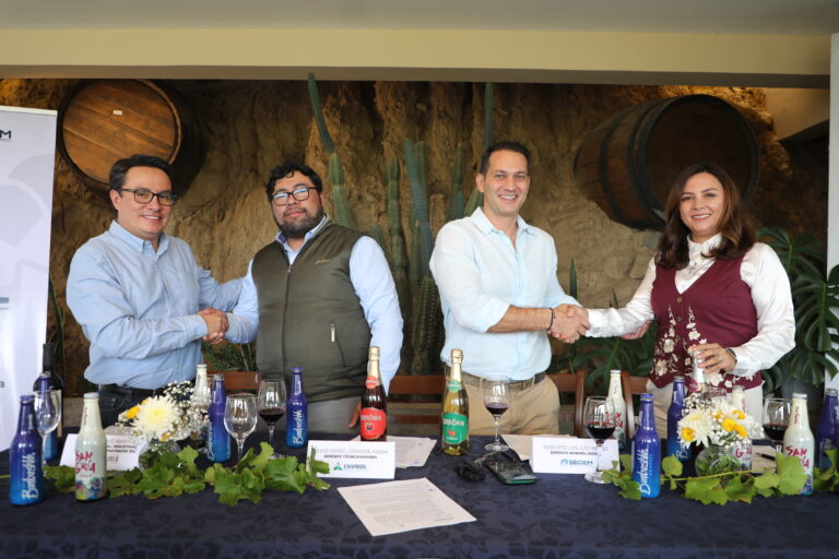 SEDEM FORTALECE LA INDUSTRIA NACIONAL CON CONTRATOS POR CASI BS. 2 MILLONES FIRMADOS POR ENVIBOL EN TARIJA